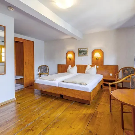 Watzdorfer Geleitschenke Und 3*