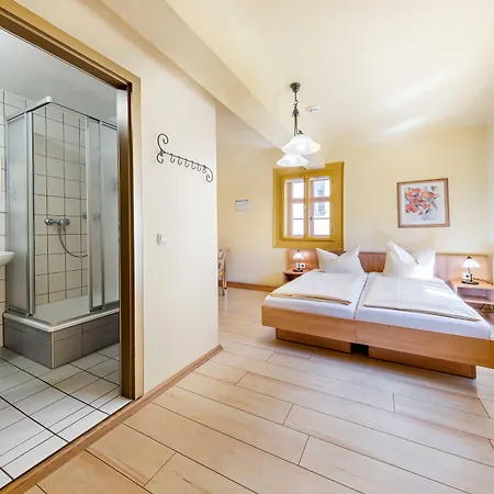 Watzdorfer Geleitschenke Und *