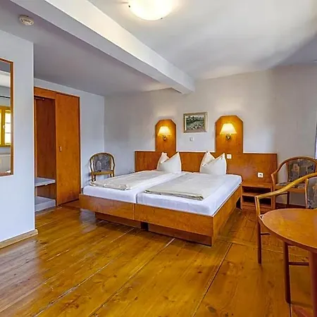 Watzdorfer Geleitschenke Und Hotel