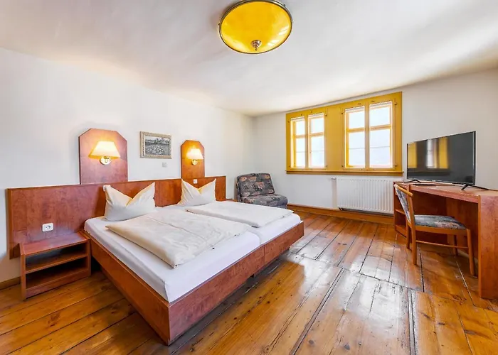 Watzdorfer Geleitschenke Und Hotel 3*