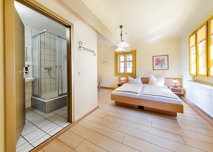 Watzdorfer Geleitschenke Und 3*